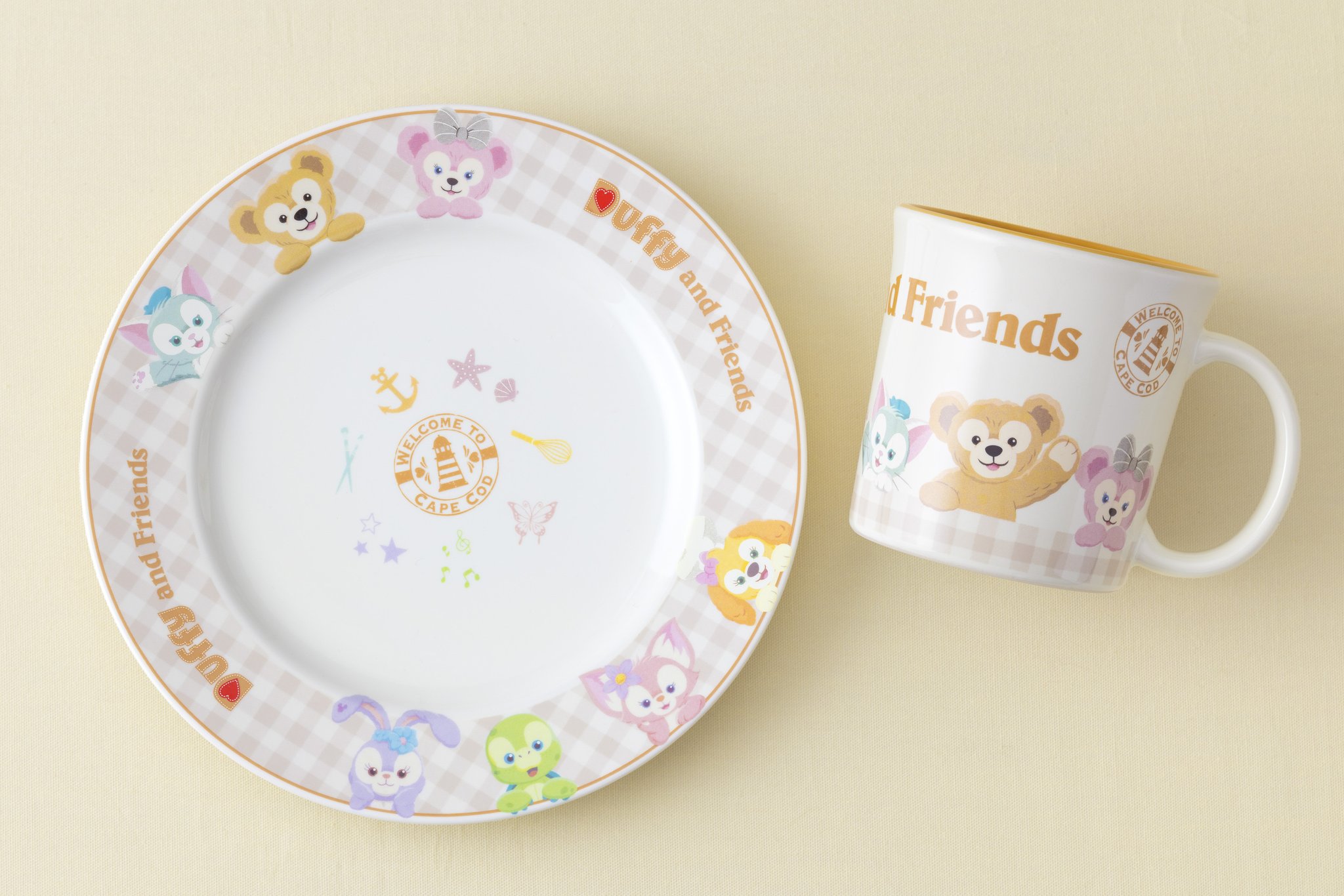 ダッフィー&フレンズの新しいレギュラーグッズのプレートとマグカップ