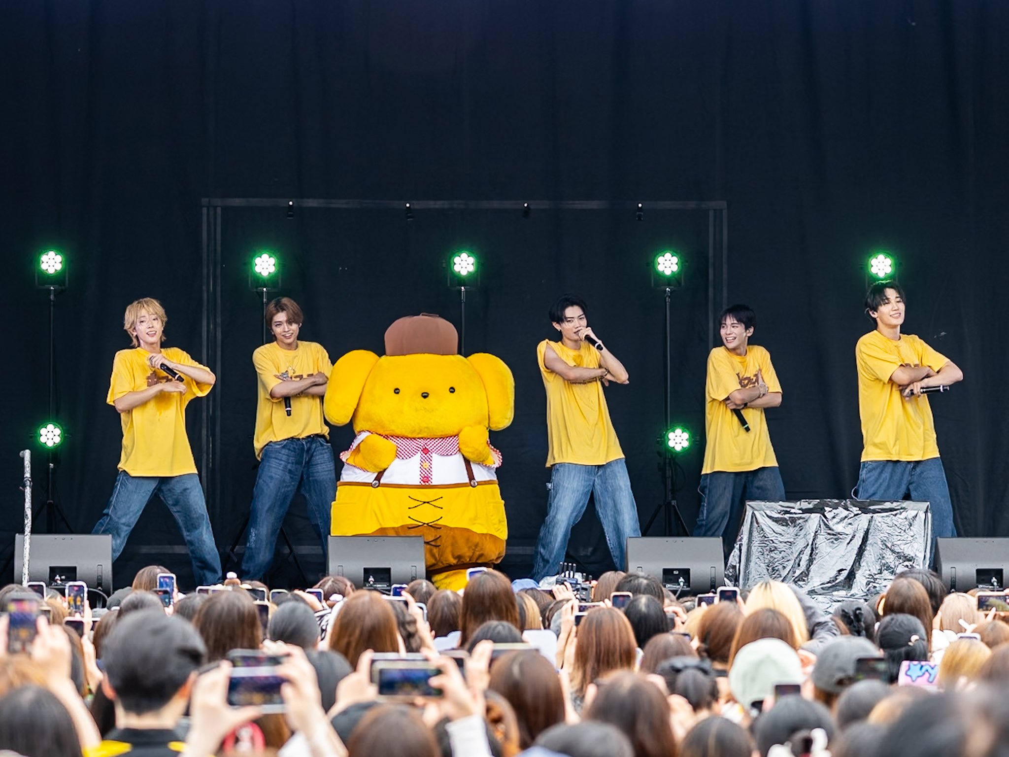 WILD BLUEと「ポムポムプリン」のコラボステージ