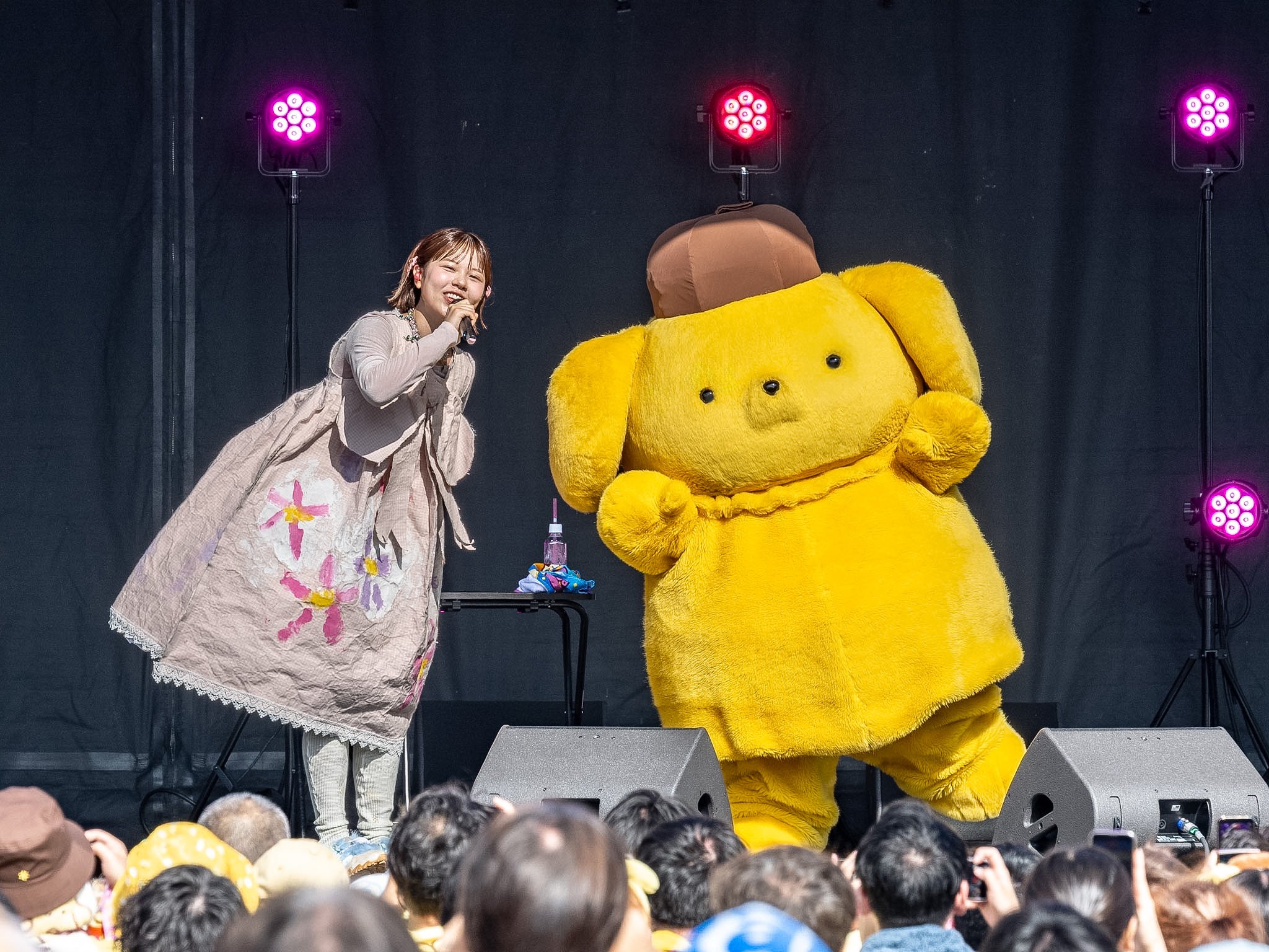 asmiと「ポムポムプリン」のダンス