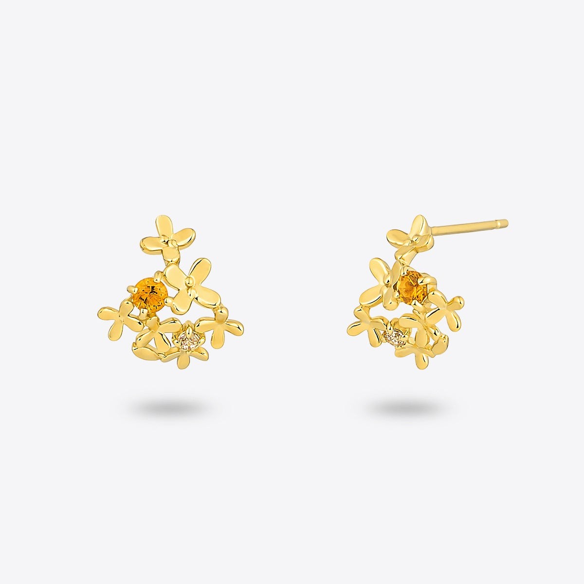 ピアス(顔まわりを華やかに見せるスタッドタイプ)
