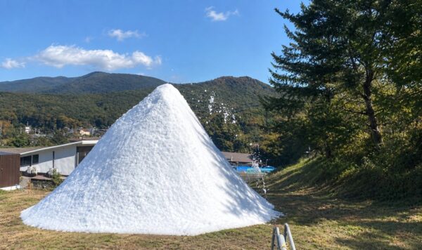 軽井沢プリンスホテルスキー場の昨年の造雪作業開始日の様子