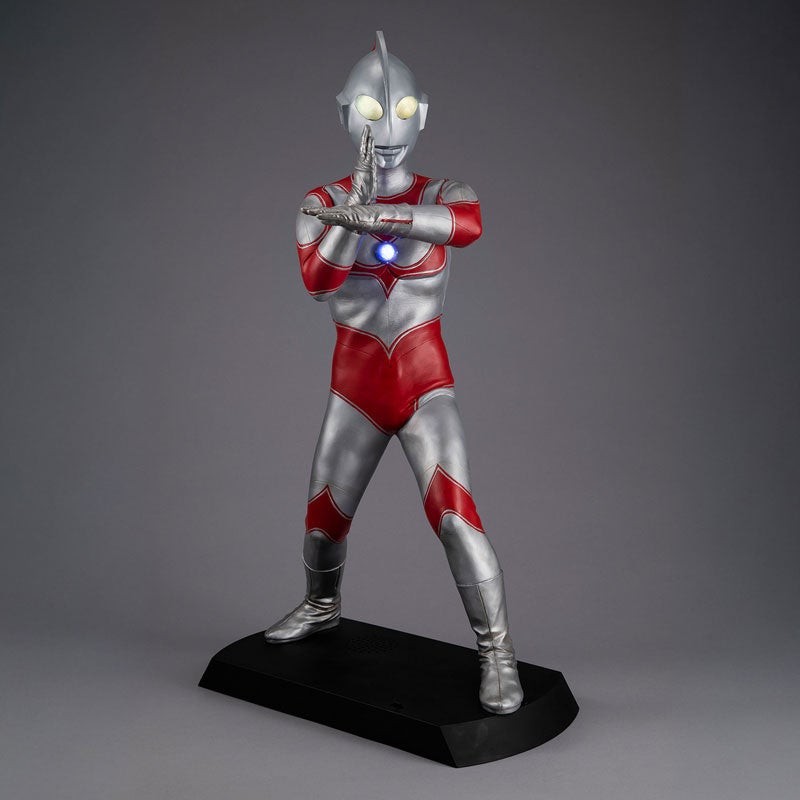 Ultimate Article 帰ってきたウルトラマン 完成品フィギュアのスペシウム光線ポーズ