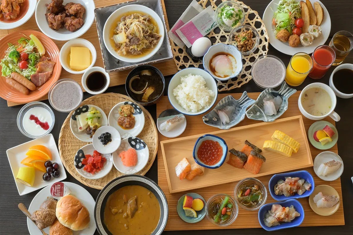 和・洋バイキングの朝食