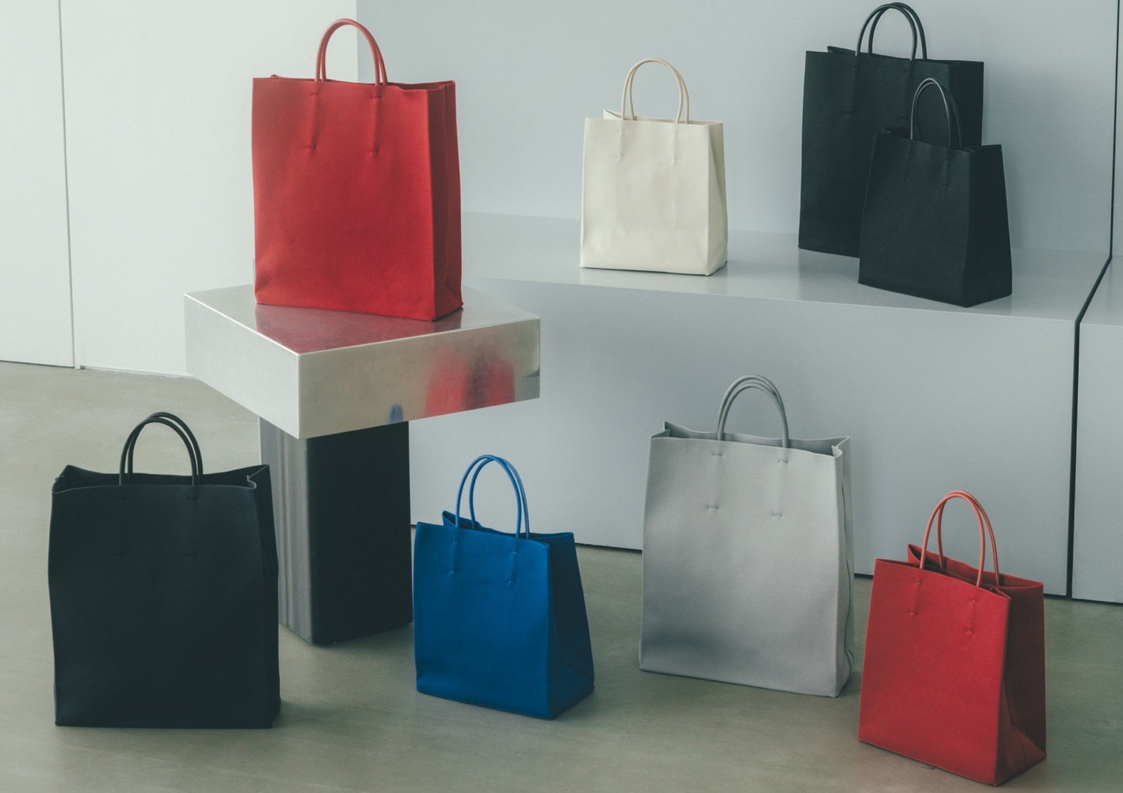ANEMONEショッパーニットバッグのカラー展開
