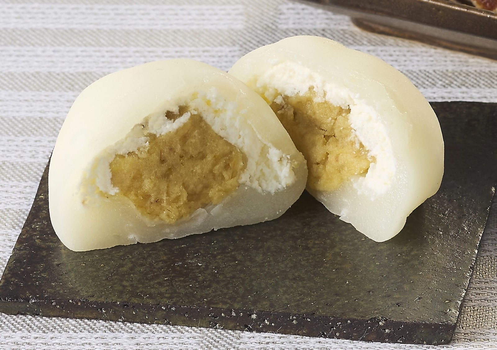 「くり屋 南陽軒」栗きんとんクリーム大福