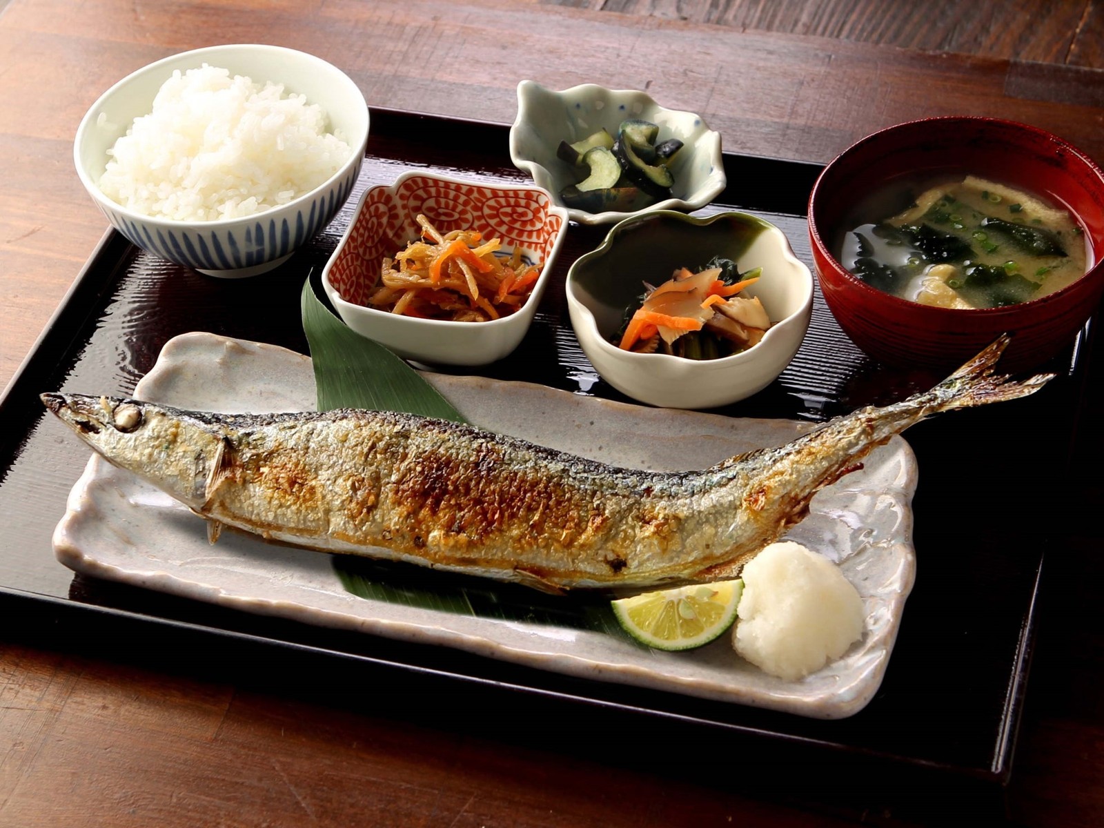 秋刀魚の塩焼き定食