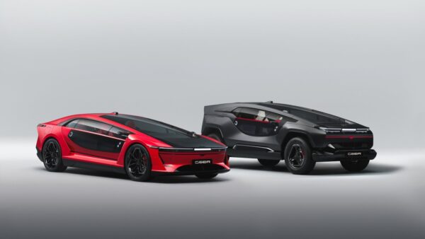 CEER「EXOBOT」のセダンとSUV