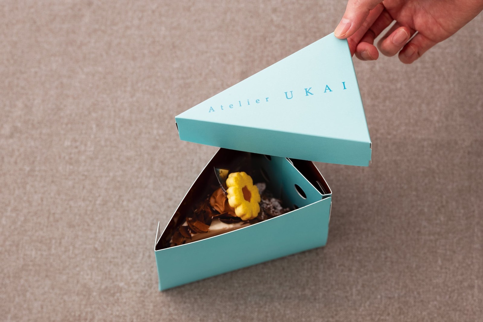 Atelier UKAI Sentirのカットケーキギフトのピース箱