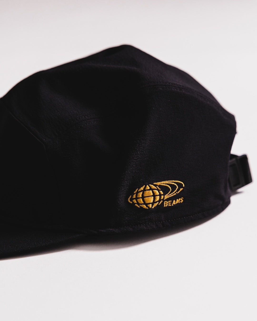 GAMMA 5 PANEL CAPのBEAMSロゴ刺繍