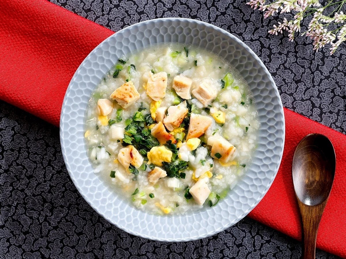 nosh「やわらか鶏肉と小松菜の中華粥」