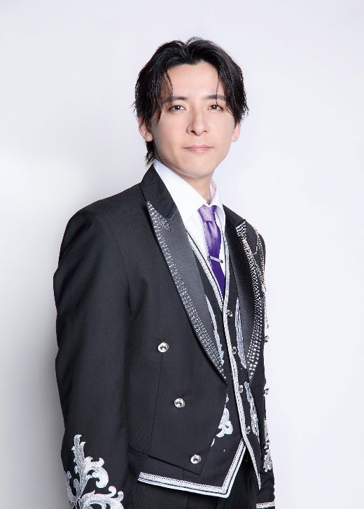 古川 カベルネ 卓人（紫のメンバーカラー）の紹介カット