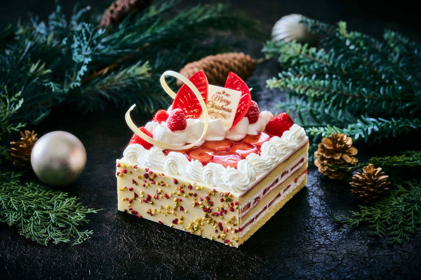 シャンティー・フレーズ、国産苺をふんだんにのせたクリスマスケーキ