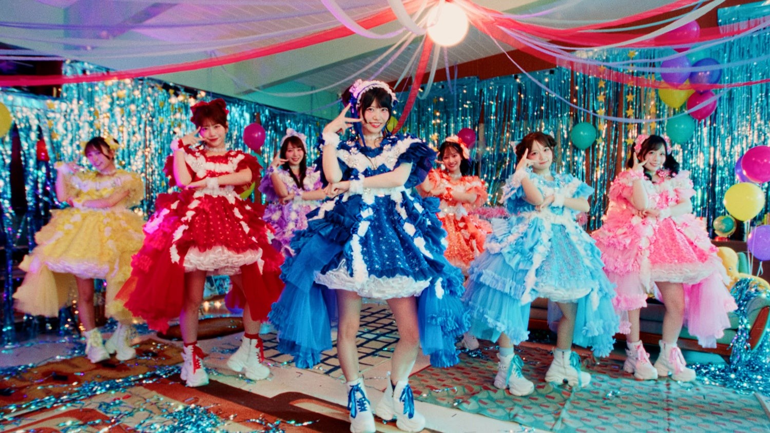 SWEET STEADY「ちょーだいHAPPY！」ミュージックビデオの場面写真