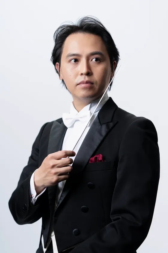 客演指揮を務める松村秀明