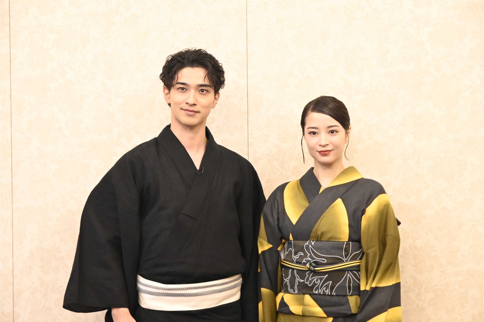 広報いまばりのインタビューに応じた横浜流星さんと広瀬すずさん