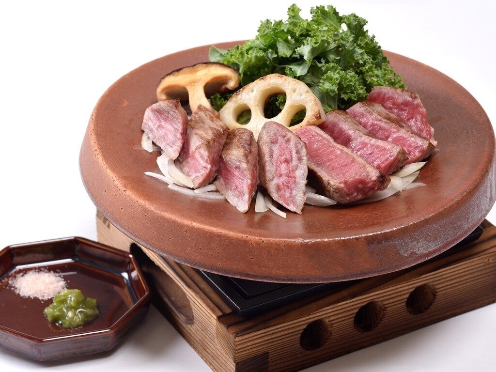 笠間火器で焼く 笠間和牛 赤身×大トロステーキ