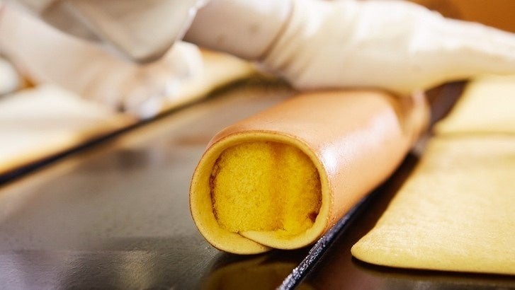 カステラ巻の製造工程