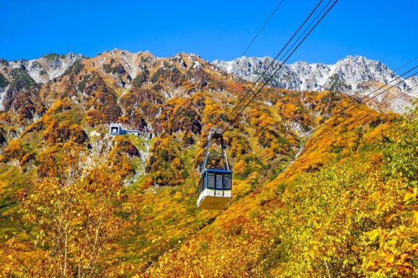 立山ロープウェイと紅葉