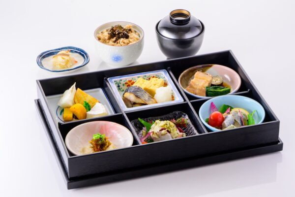 新日本海フェリー 船内レストラン「北前船　六華堂彩膳」