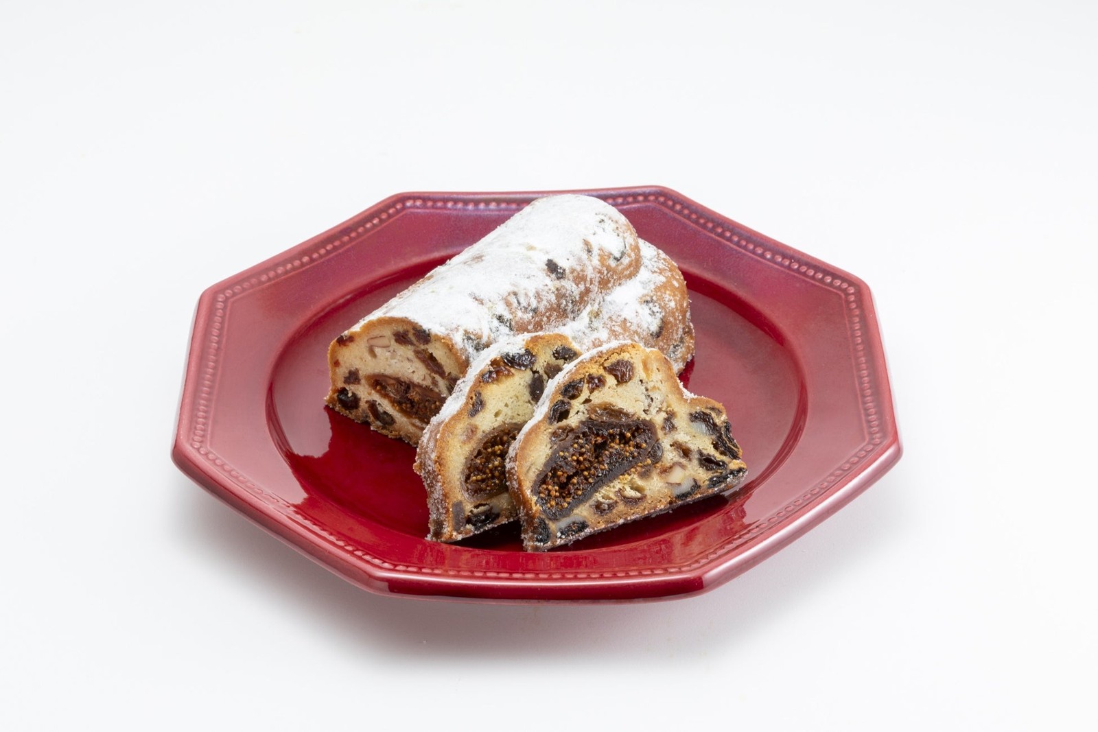 フルーツピークス『シュトーレン』、レーズンやオレンジピールを練り込みバターと砂糖でコーティングした生地