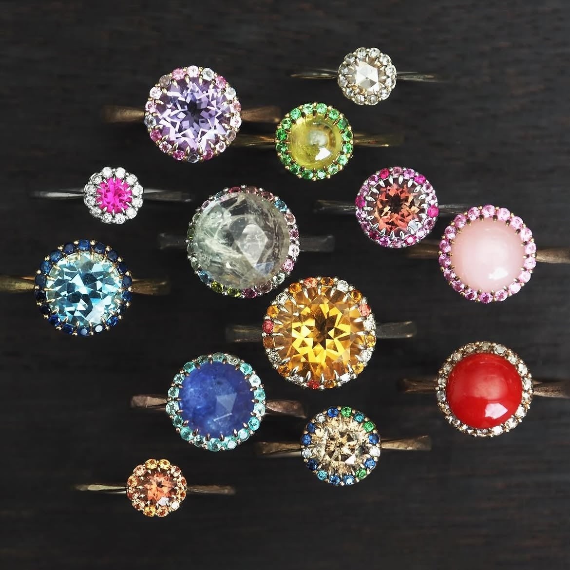 カラーストーンを使ったPomponneシリーズのリング