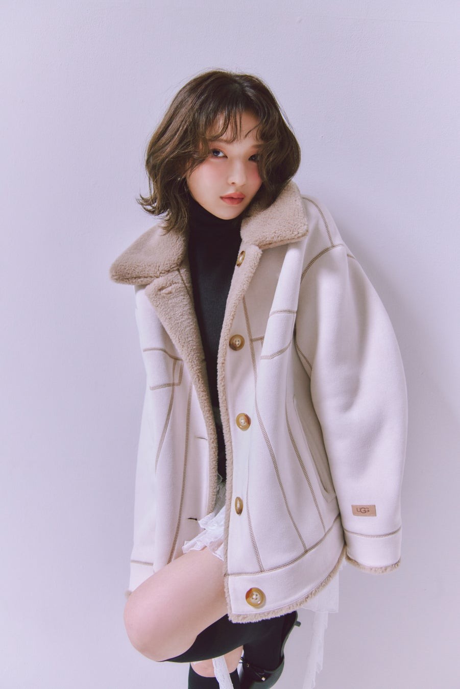 SNIDEL×UGG「Frankie Reversible Trucker」の着用イメージ