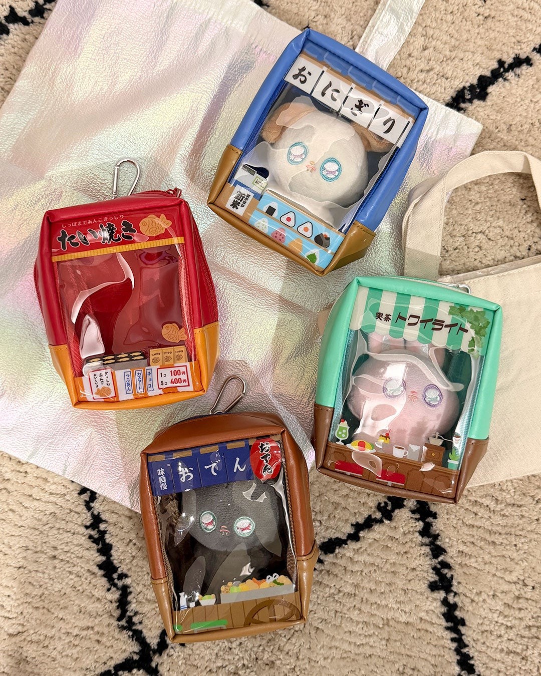 屋台や喫茶店をモチーフにしたぬいポーチ4種類