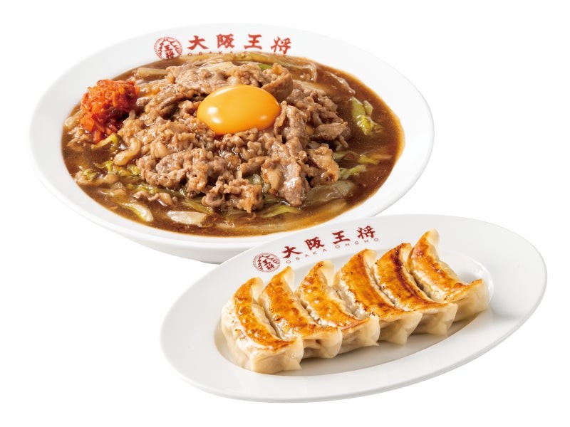 大阪王将「SUKIYAKIふわとろ天津飯」と焼き餃子6個を盛り付けた餃子セット