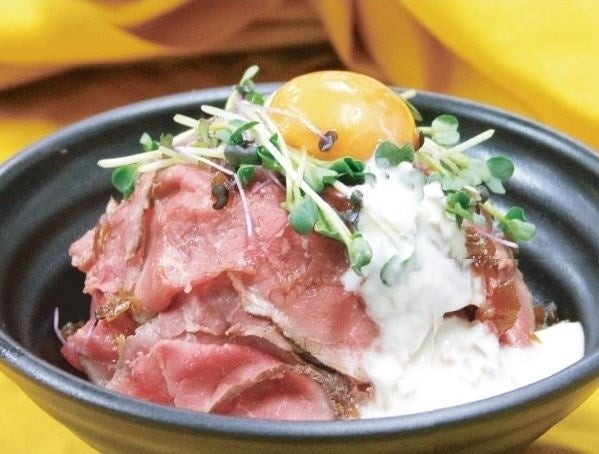 人気メニューのローストビーフ丼