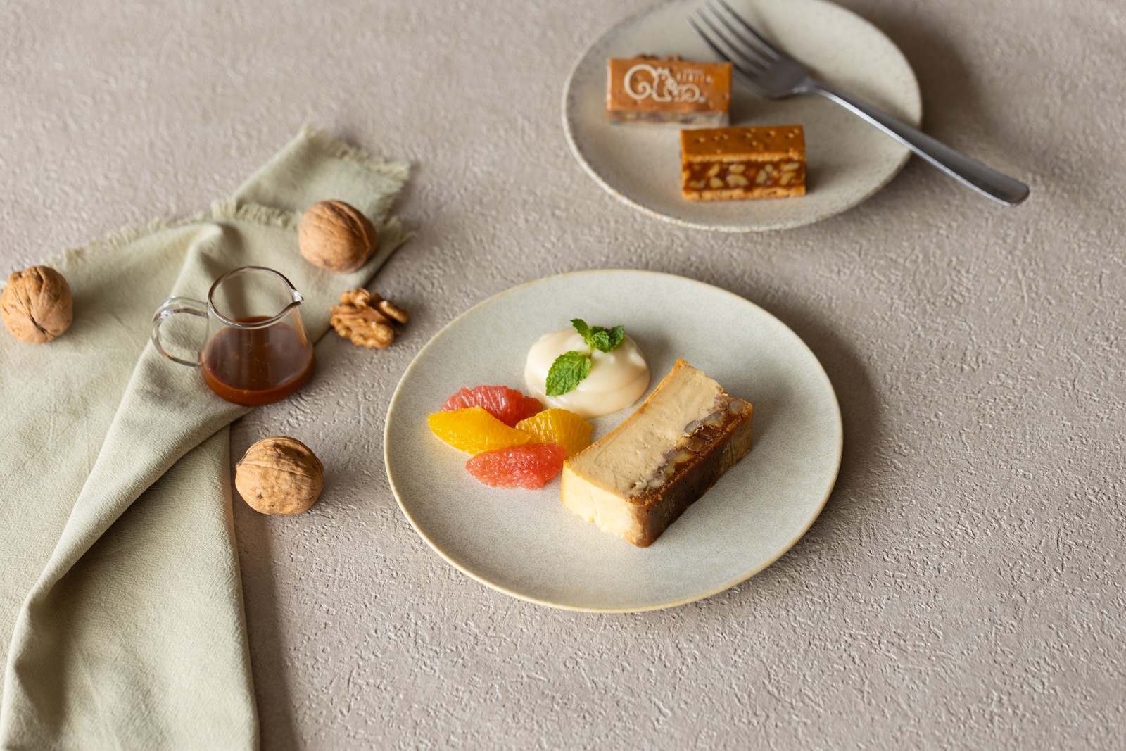 Mr. CHEESECAKE クルミッ子 白あんカラマンシークリームのデザートプレート