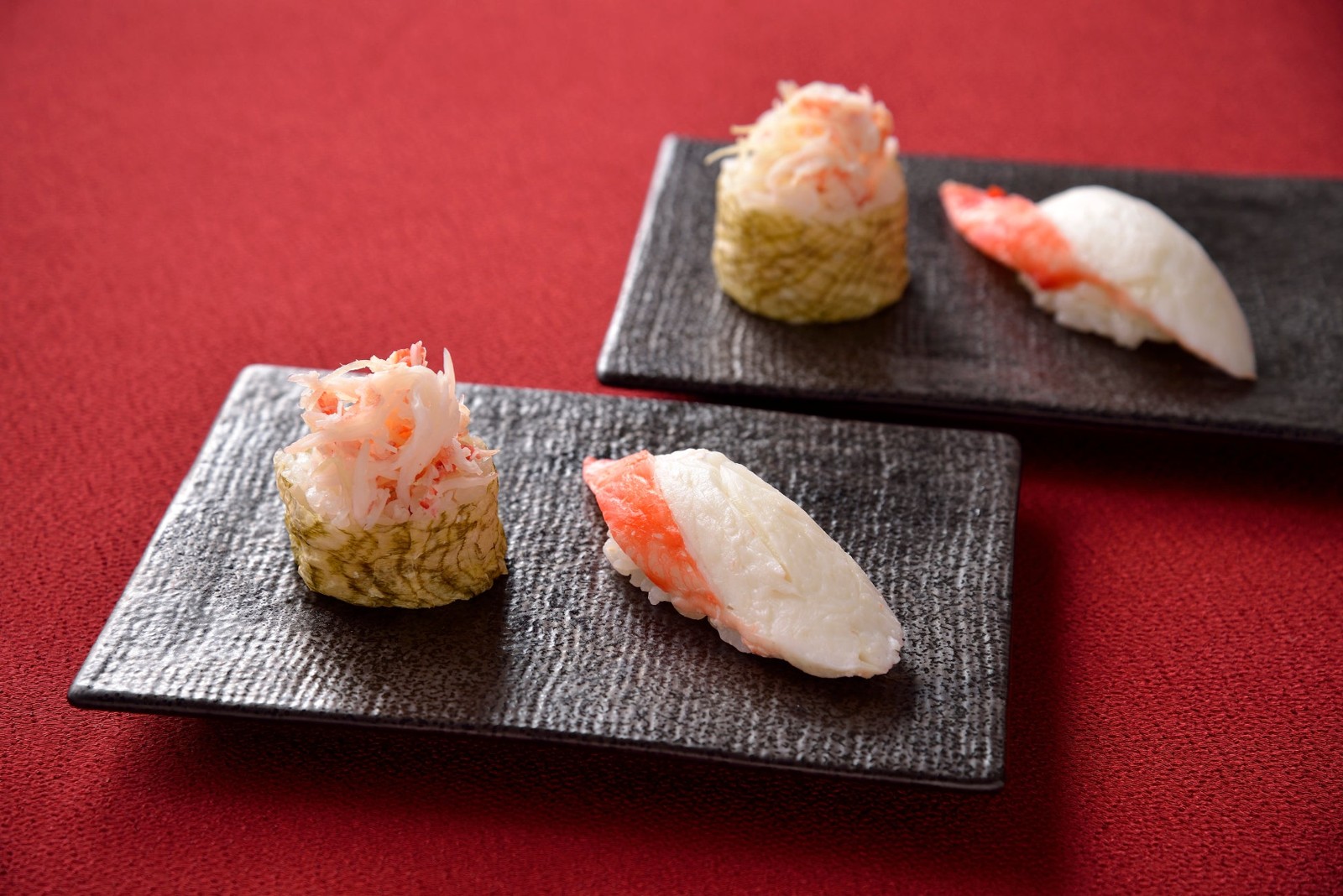 たらば蟹と紅ずわい蟹の食べ比べ 蟹味噌醤油を添えて