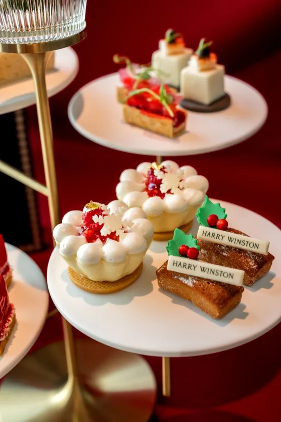 “HARRY WINSTON'S HOLIDAY”アフタヌーンティーのタルトとフィナンシェ