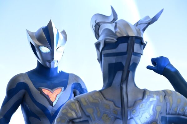 ウルトラマンテオとウルトラマンゼロ