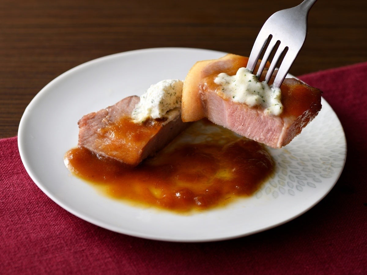 厚切りポークステーキ ー香味たまねぎソースーの料理