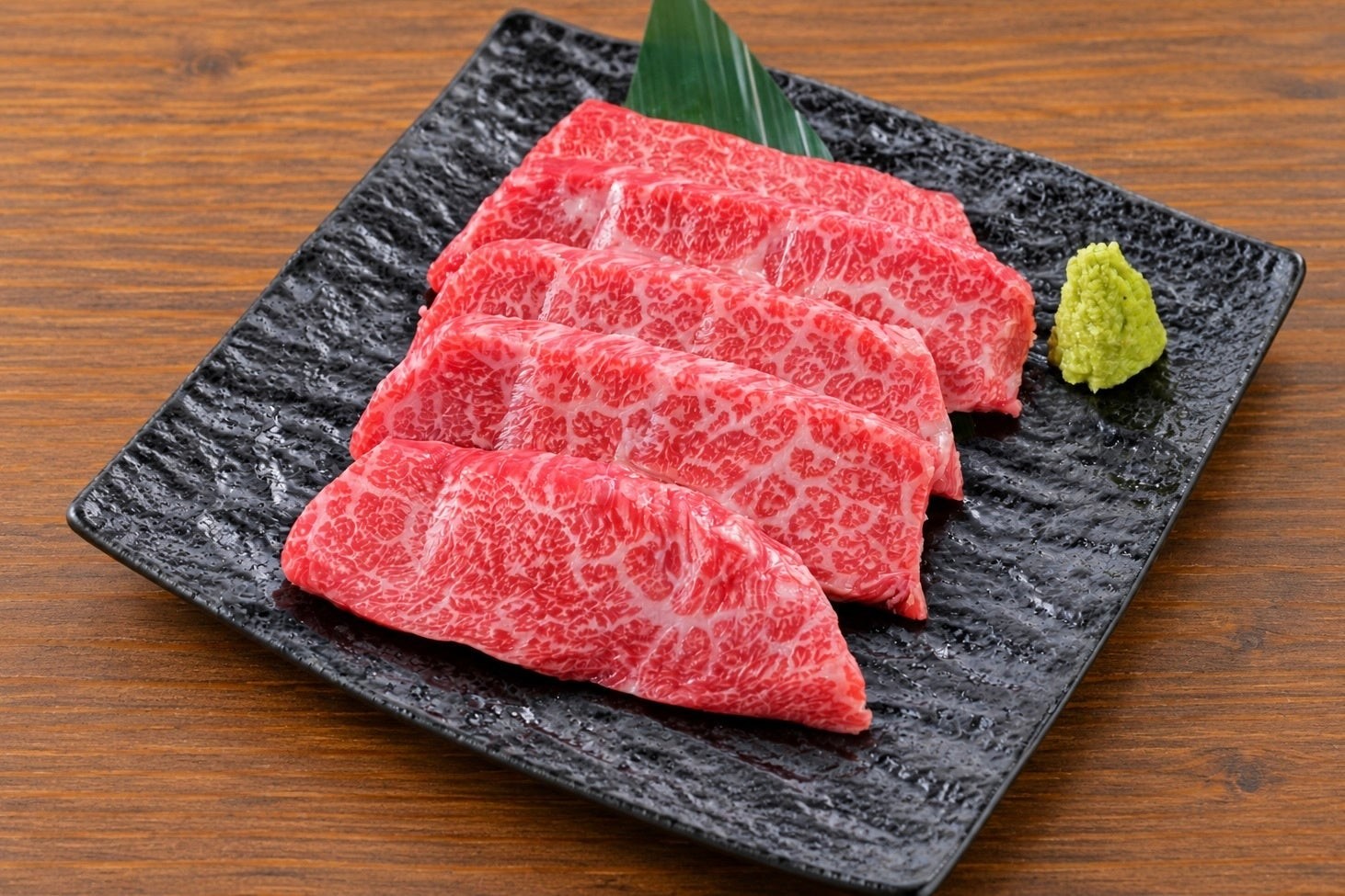 ヒウチ（トモサンカク）の盛り付け