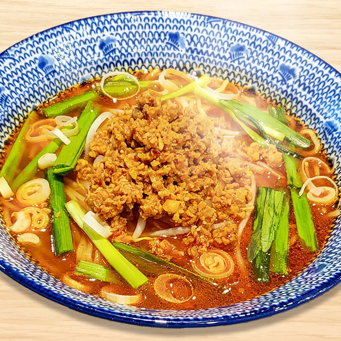 台湾ラーメン風のそぼろと長ねぎをのせた限定麺