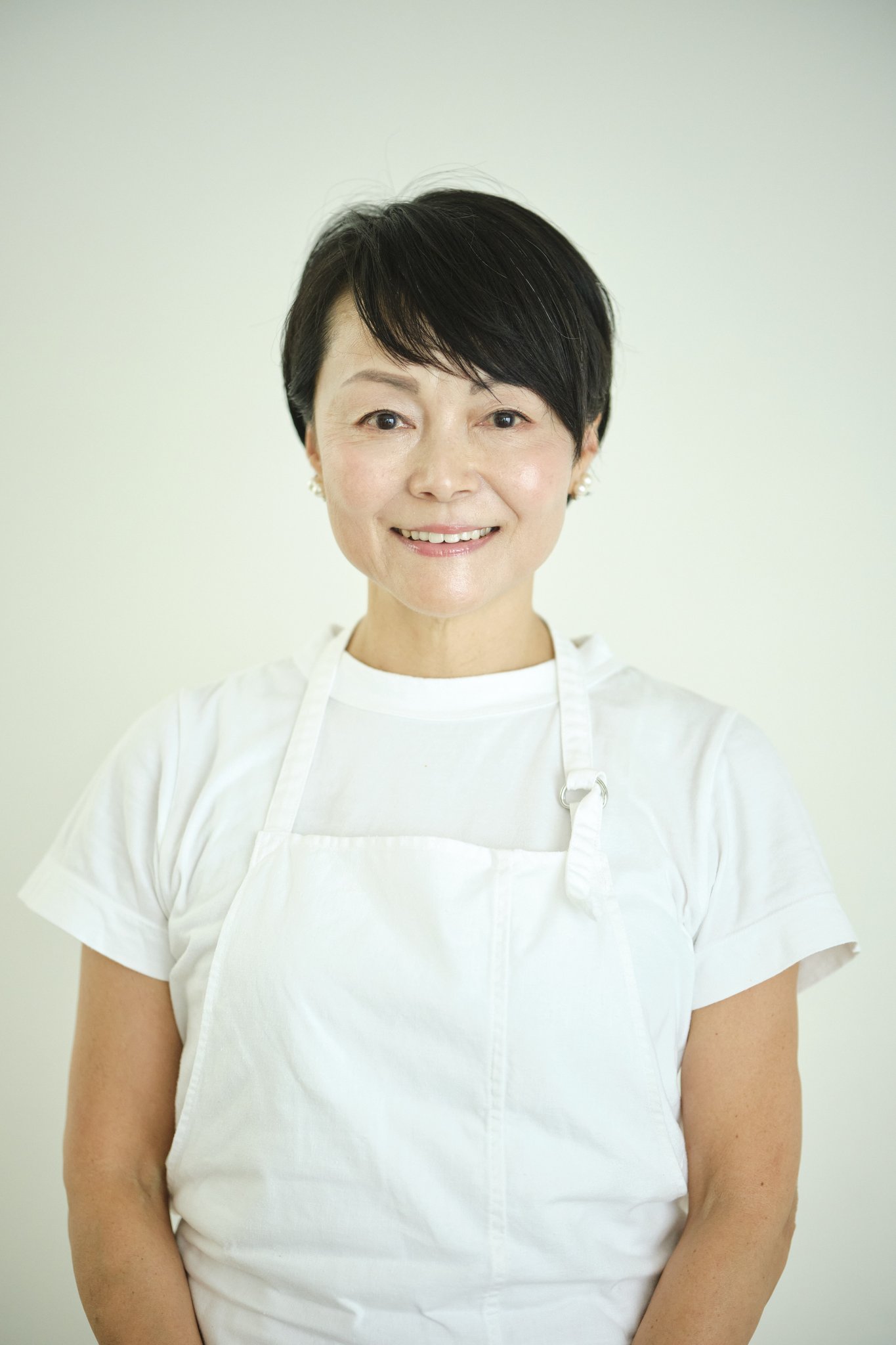 チーズレシピを実演する藤井恵さん