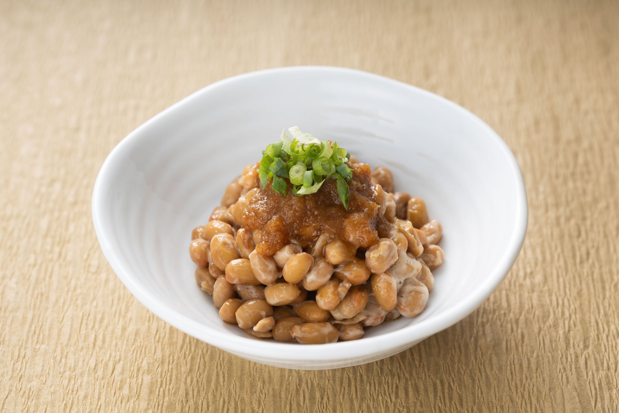 納豆にかけた生姜だれと小ねぎ