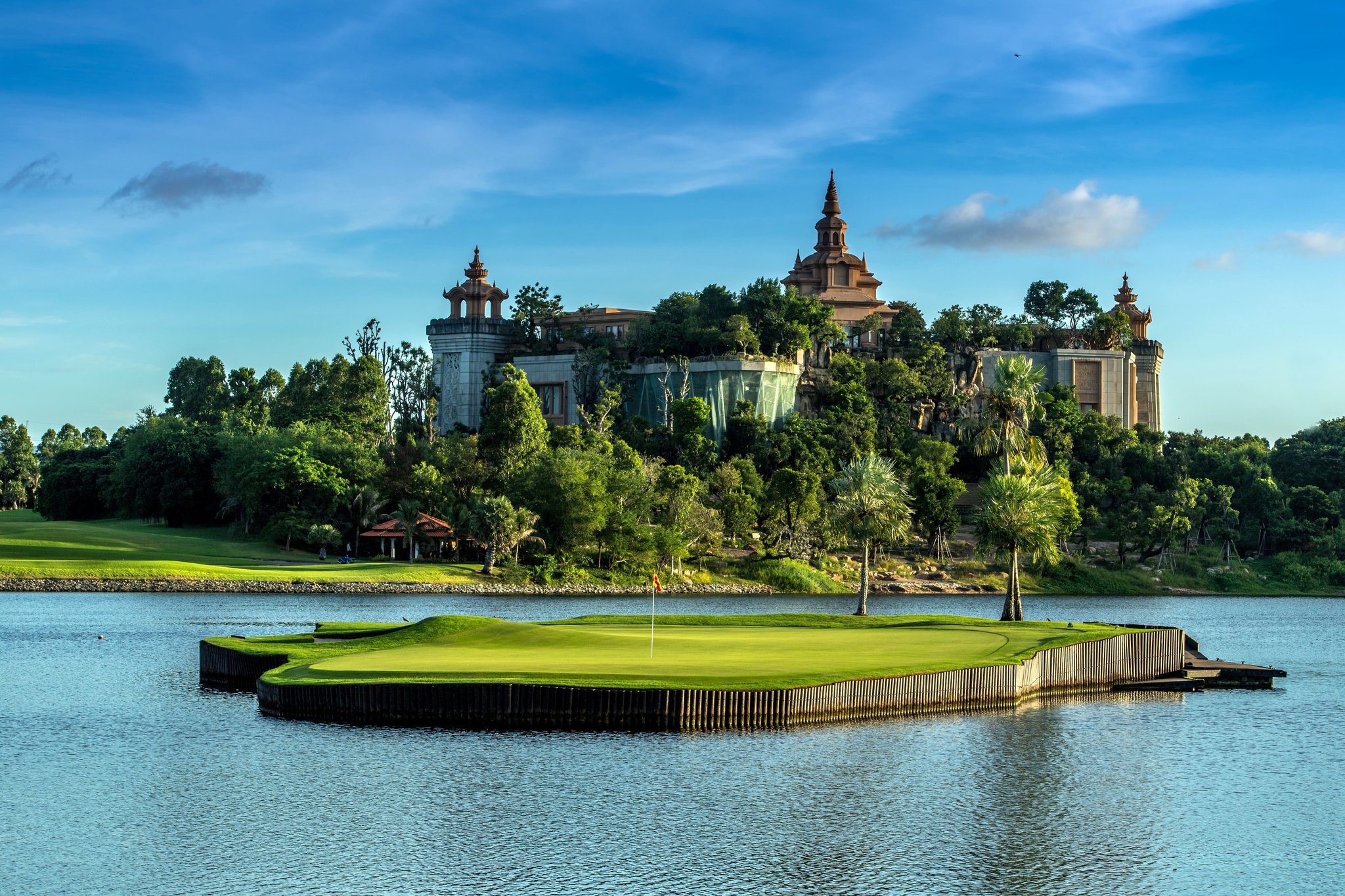 AMATA SPRING COUNTRY CLUBの円形グリーン