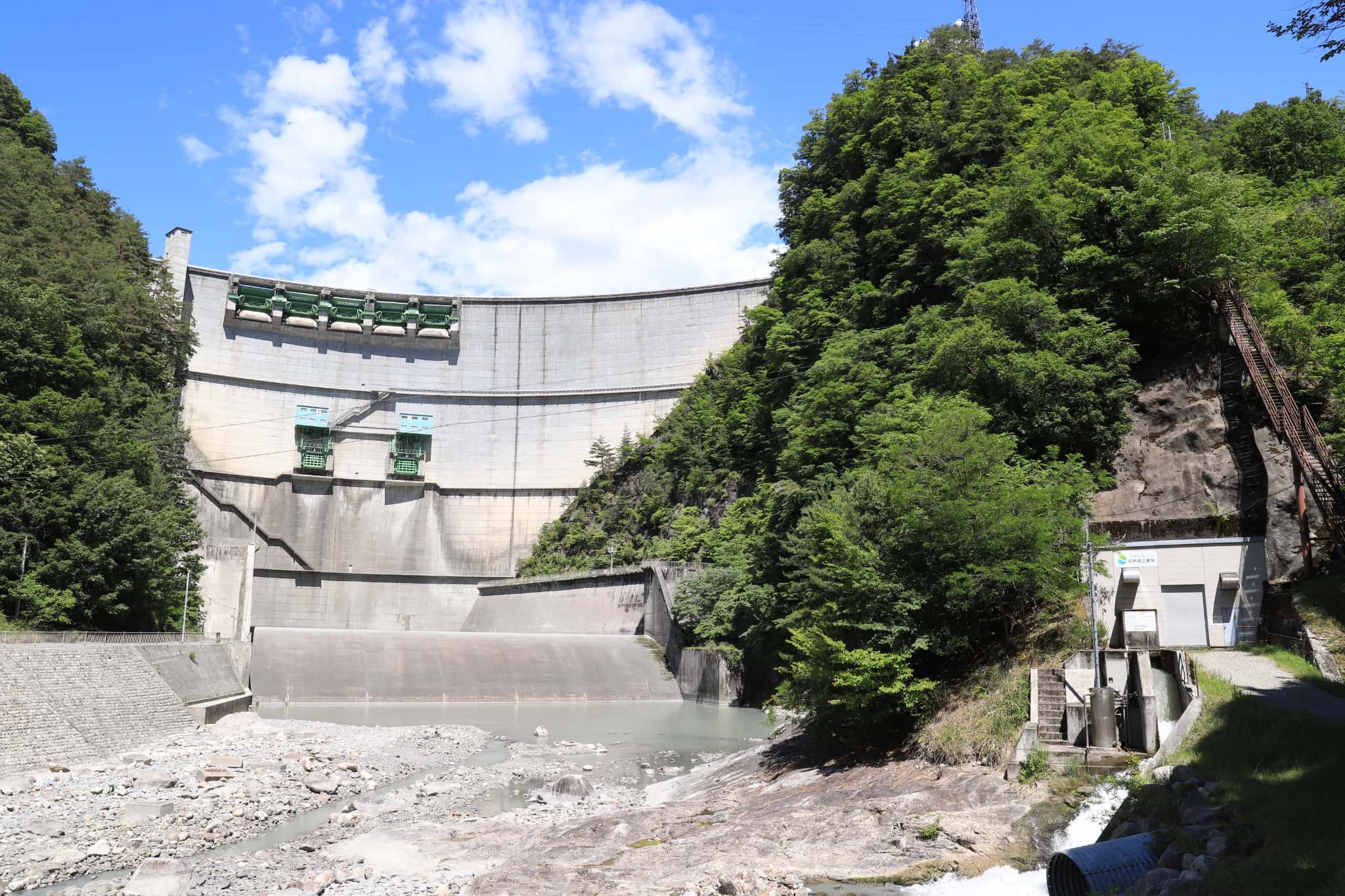 小渋ダムと小渋第3発電所