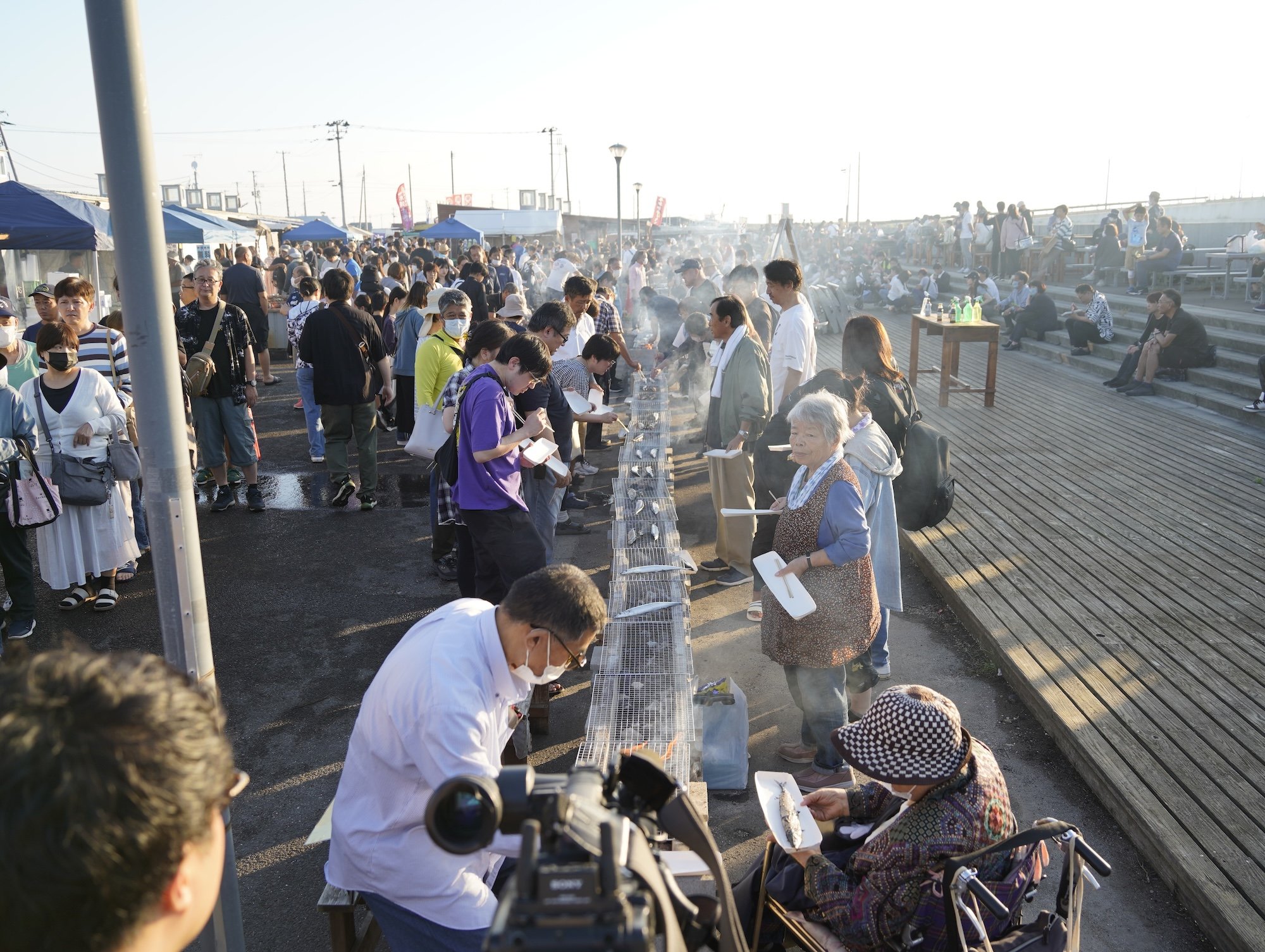 煙を浴びても大丈夫な服装でお越しください