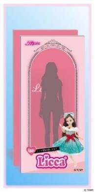 リカちゃん人形のパッケージを模したフォトスポットのフレーム