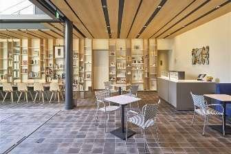 「カフェ ヴァローリス」店内