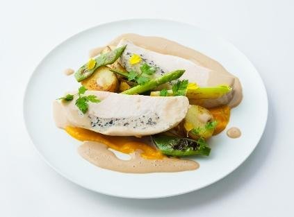 若鶏のシュプレームソース トリュフの香り（Bistro&Bar WineBank terrace）