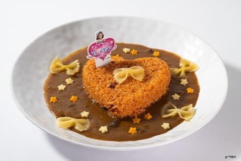 ハート型ライスとカレーソースの「自分で盛り付け！夢のデザイナーさんカレー」