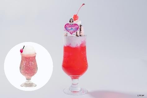 リカちゃんのピック付き「ときめき♡いちごクリイムソーダ ミニチュアクリイムソーダ付き」