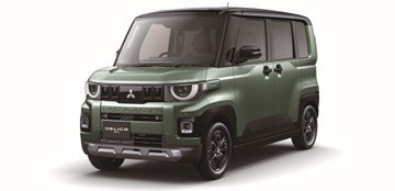三菱自動車工業提供の体験用車両「デリカミニ」