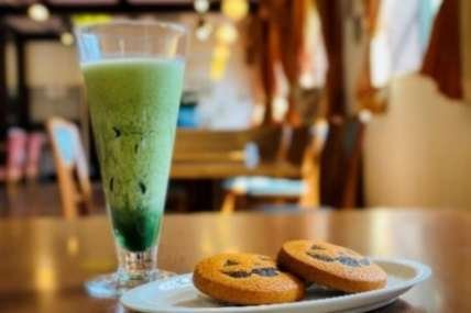 ハロウィーン抹茶氷ラテ