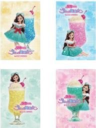 クリームソーダグラス型ドレスを着たリカちゃんが描かれたコラボグッズのパッケージイラスト