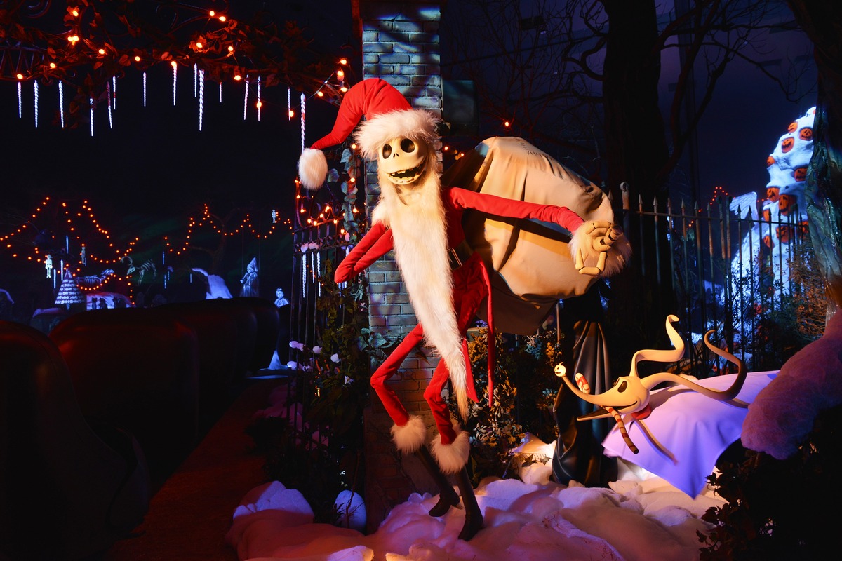 ナイトメアー・ビフォア・クリスマス』の世界に一変！東京